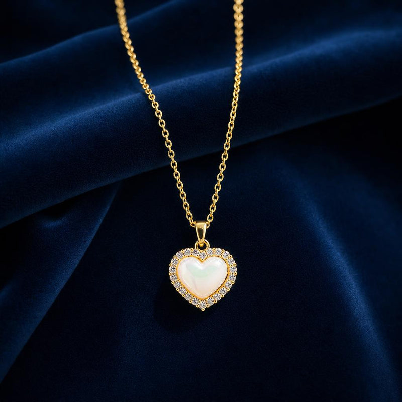 AYNOHA gold heart necklace with mother-of-pearl and cubic zirconia - studio